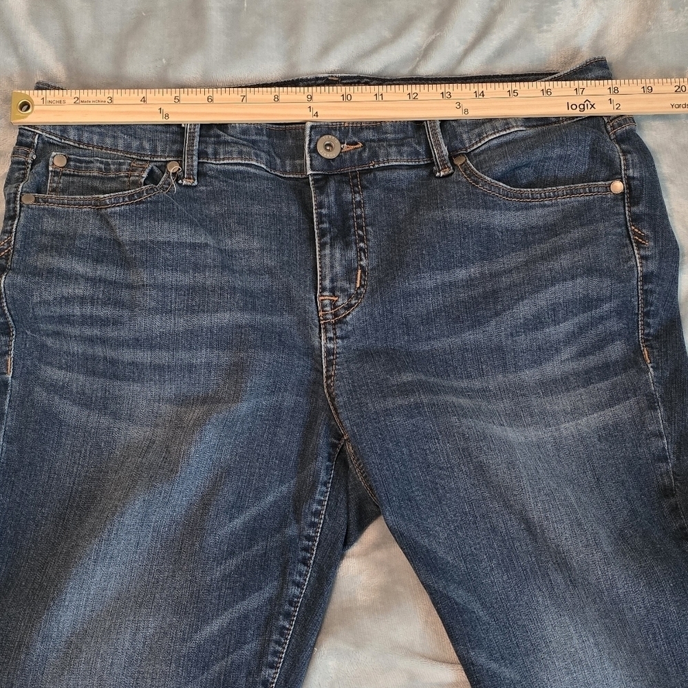 Torrid Women's Blue Jeans, Boyfriend Vintage, Size 14, Cotton & Spandex (1112) - Picture 4 of 6